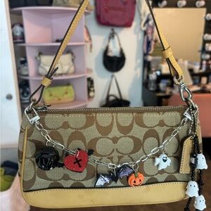 🩷👜Sold on Instagram👜🩷 @kennaaasclosett